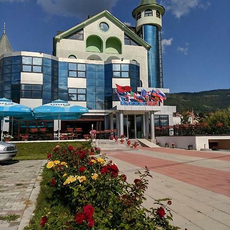 Apartments & Restaurant Abas Plav Exterior foto
