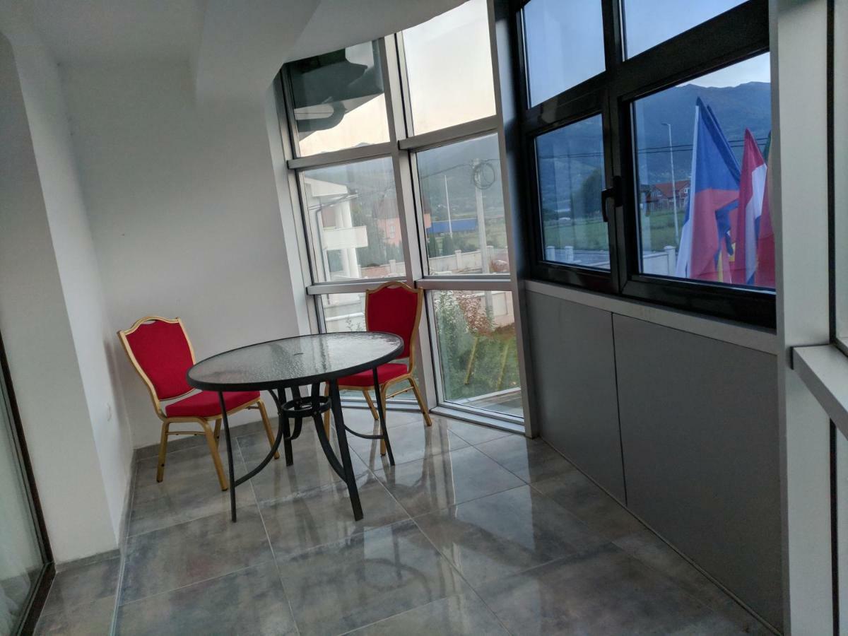 Apartments & Restaurant Abas Plav Exterior foto