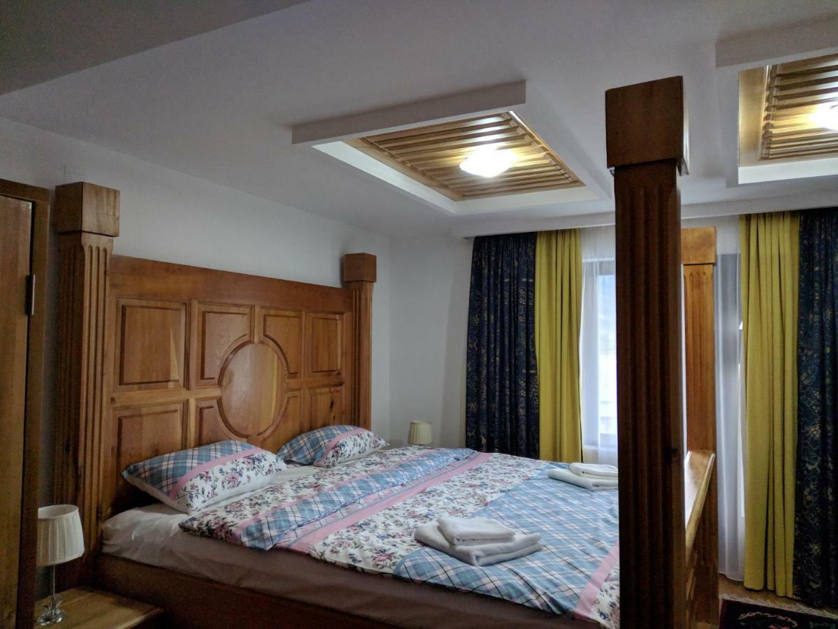 Apartments & Restaurant Abas Plav Exterior foto